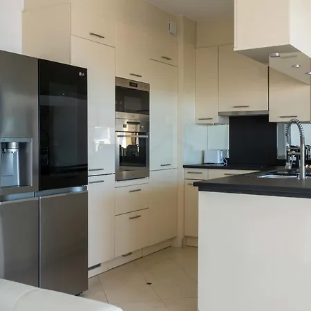 Sea-view Rooftop Beaches & Private Parking Διαμέρισμα