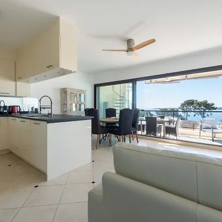 Διαμέρισμα Sea-view Rooftop Beaches & Private Parking *