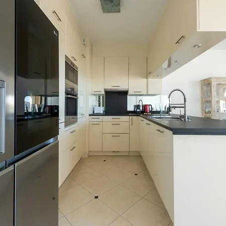 Appartamento Sea-view Rooftop Beaches & Private Parking