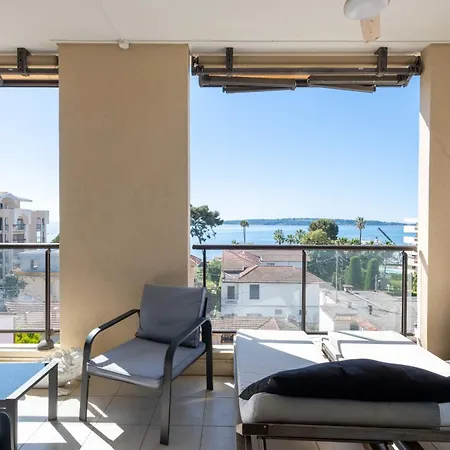 Sea-view Rooftop Beaches & Private Parking *