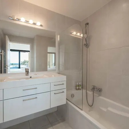 Sea-view Rooftop Beaches & Private Parking Διαμέρισμα *